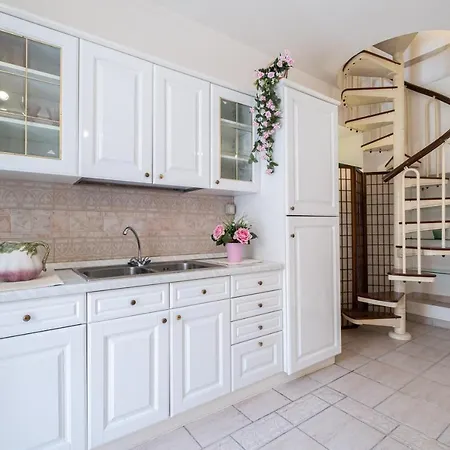 Apartment ⭑⭑⭑⭑⭑la Perla Rosa Nel Centro Storico A