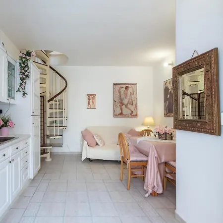 Apartment ⭑⭑⭑⭑⭑la Perla Rosa Nel Centro Storico A *