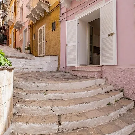 ⭑⭑⭑⭑⭑la Perla Rosa Nel Centro Storico A Carloforte (Isola di San Pietro)
