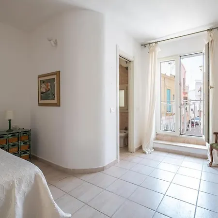 ⭑⭑⭑⭑⭑la Perla Rosa Nel Centro Storico A * Carloforte (Isola di San Pietro)