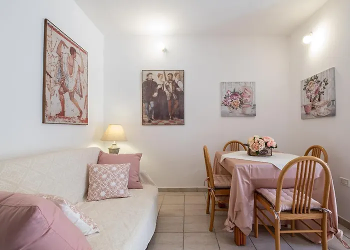 ⭑⭑⭑⭑⭑la Perla Rosa Nel Centro Storico A * 卡洛福泰